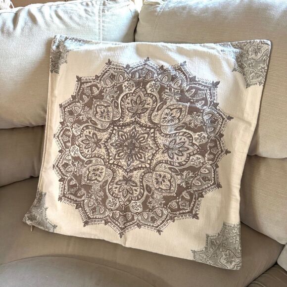 Set of 2 Pottery Barn Erica Medallion Pillow Covers 24”x24” Cream Taupe Boho Zen - Picture 1 of 10